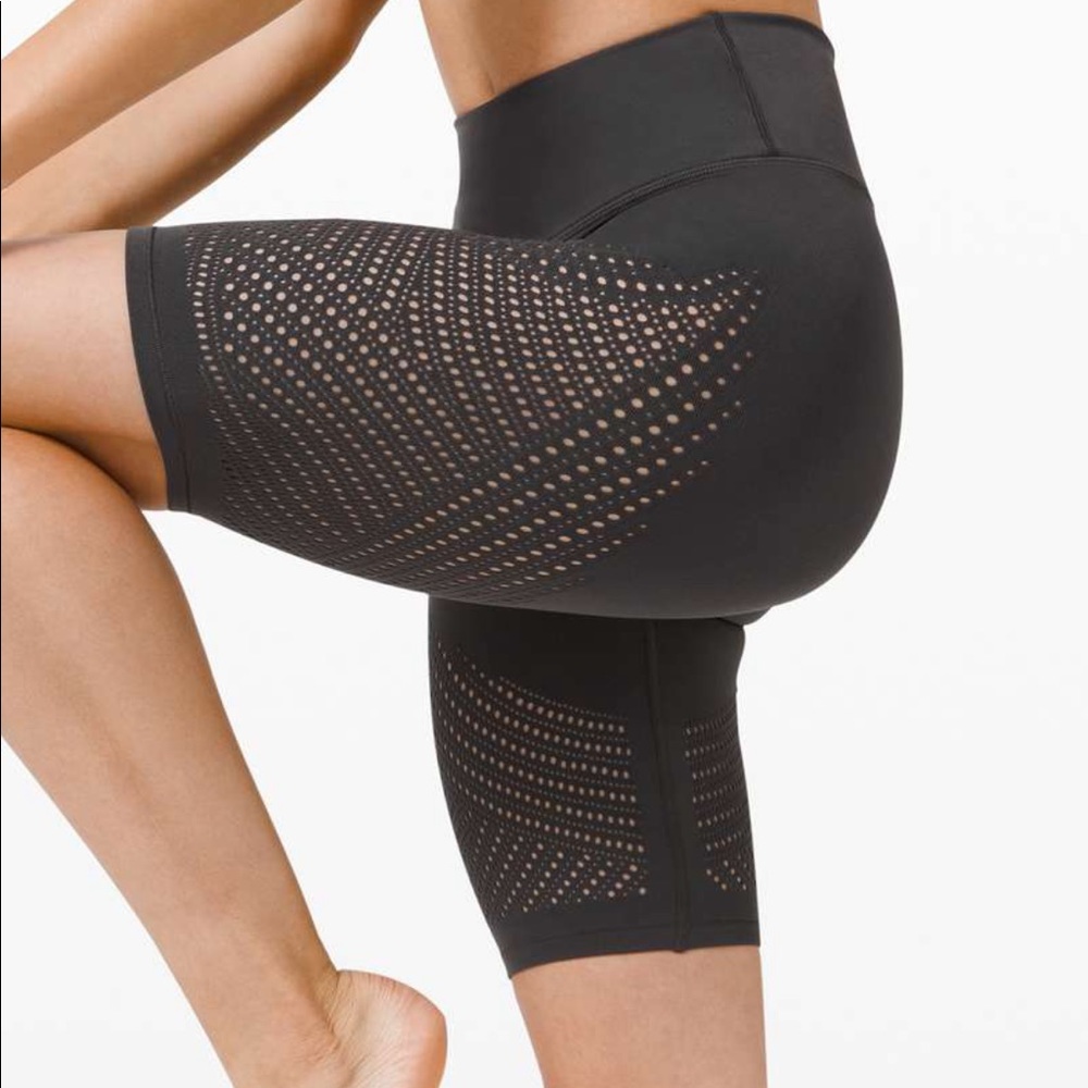 NWT Lululemon Reveal High Rise Short Digi Rain - Picture 10 of 13
